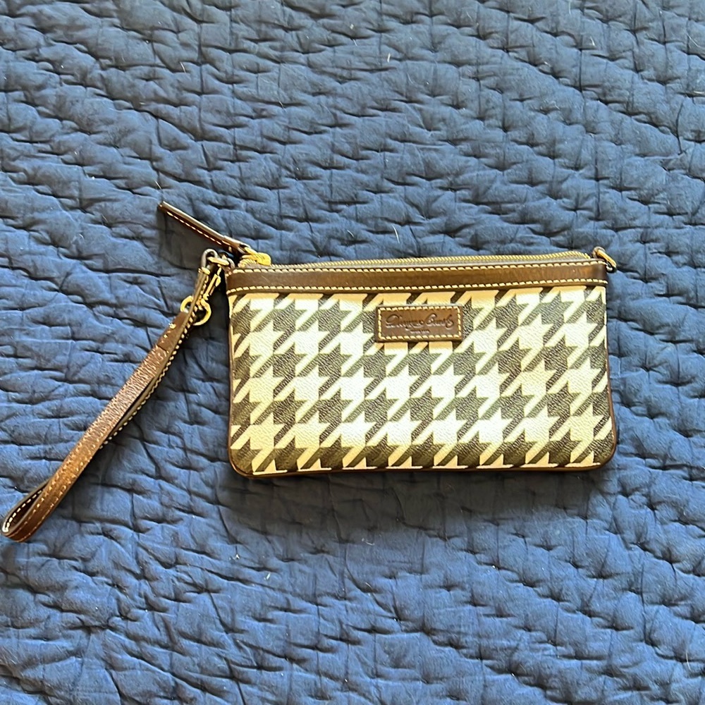 Authentic Dooney & Bourke Wristlet